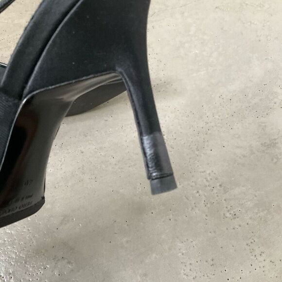 Badgely Mischka Jewel Emblem Slingback Heels - Picture 7 of 10